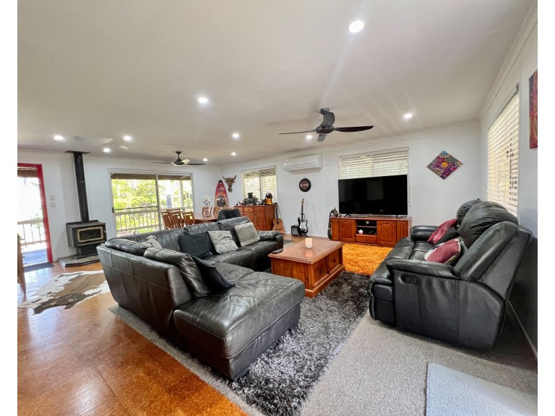 582 Murphy Road, Captain Creek QLD 4677