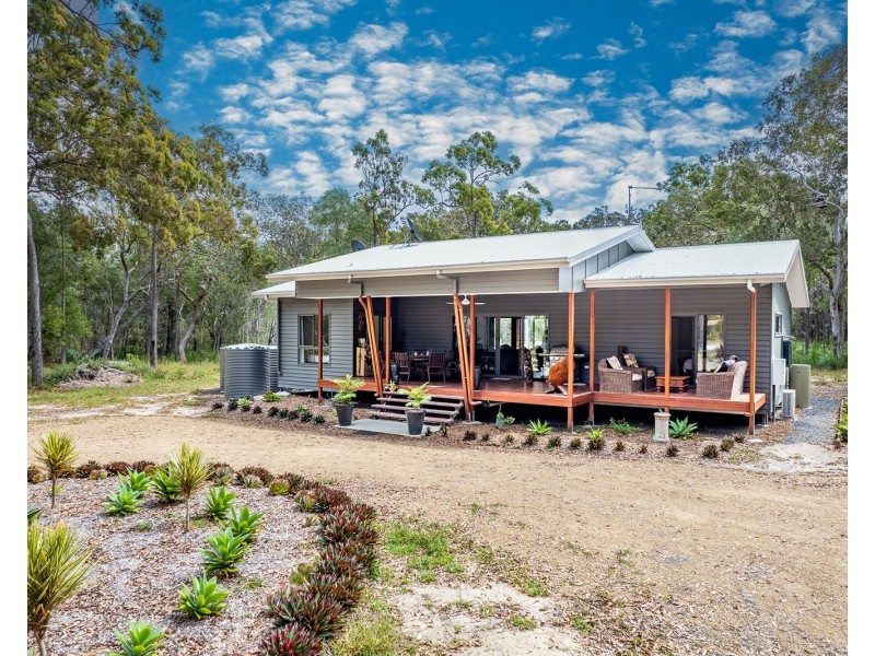 166 Bootmaker Drive, Round Hill QLD 4677