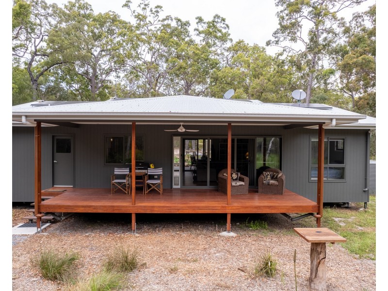 166 Bootmaker Drive, Round Hill QLD 4677