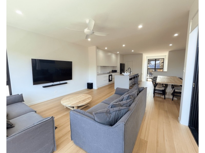 5/12 Ocean Beach Drive, Agnes Water QLD 4677