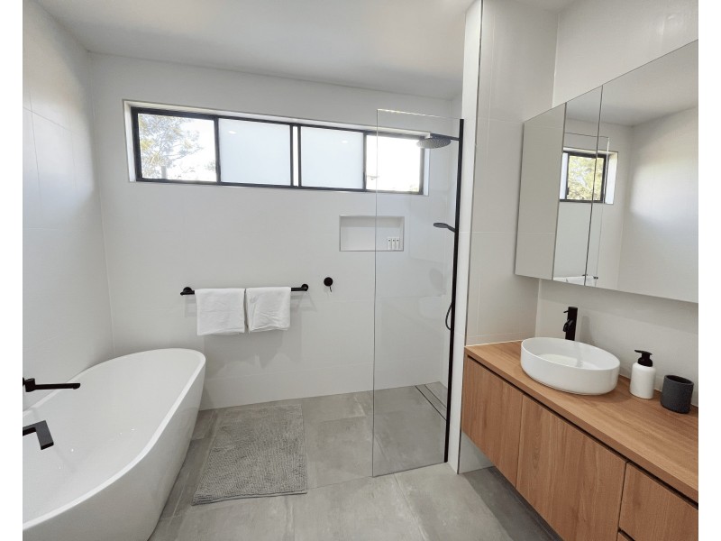 5/12 Ocean Beach Drive, Agnes Water QLD 4677