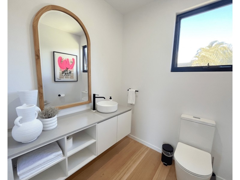 5/12 Ocean Beach Drive, Agnes Water QLD 4677