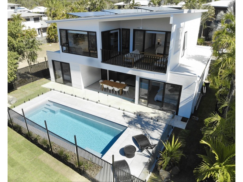 5/12 Ocean Beach Drive, Agnes Water QLD 4677