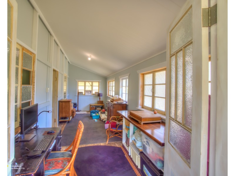302 Dillon Road, Captain Creek QLD 4677