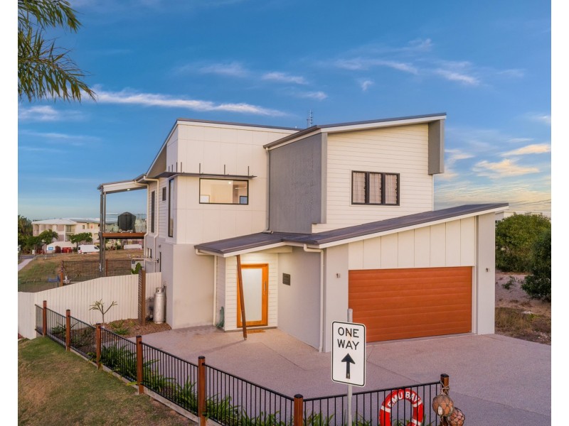 1/6 Beaches Village Circuit, Agnes Water QLD 4677