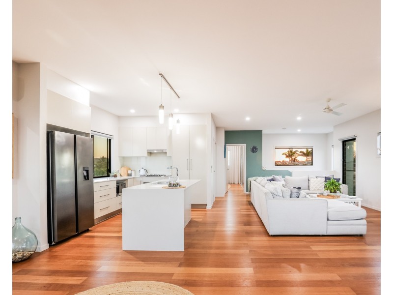 1/6 Beaches Village Circuit, Agnes Water QLD 4677