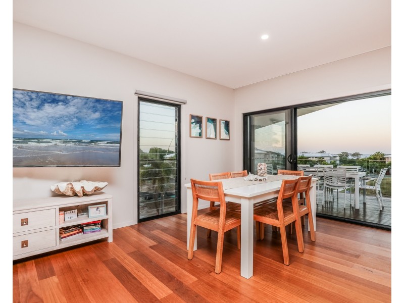 1/6 Beaches Village Circuit, Agnes Water QLD 4677