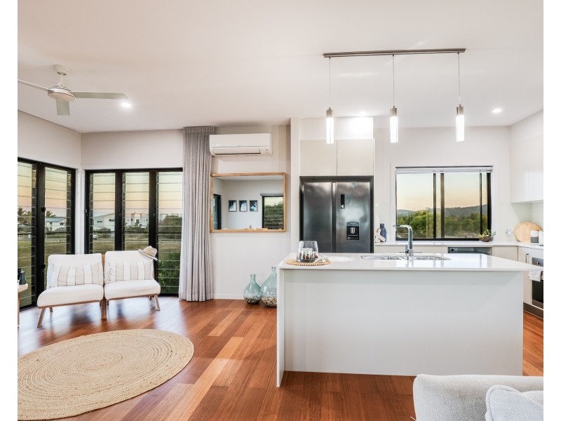 1/6 Beaches Village Circuit, Agnes Water QLD 4677