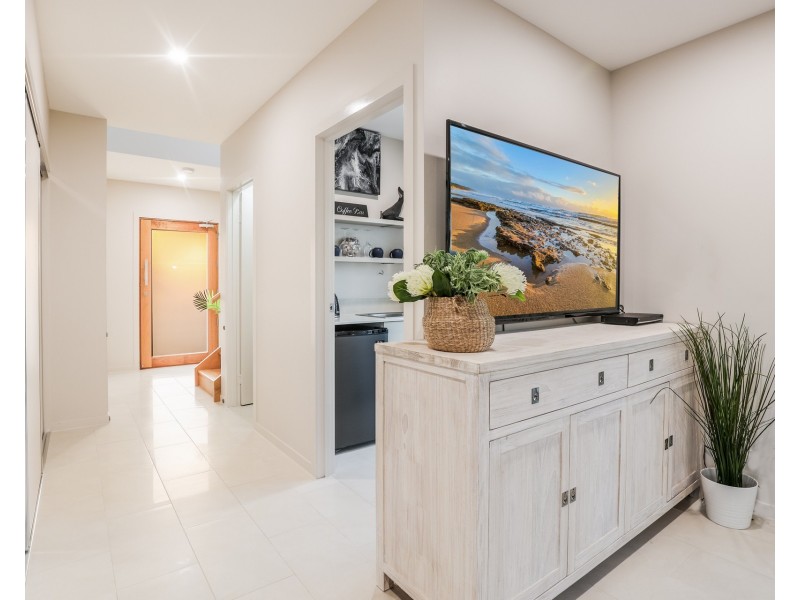 1/6 Beaches Village Circuit, Agnes Water QLD 4677