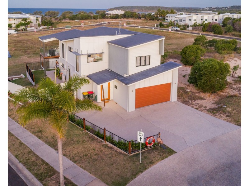 1/6 Beaches Village Circuit, Agnes Water QLD 4677