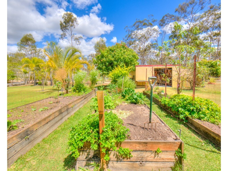 608 Cross Road, Euleilah QLD 4674