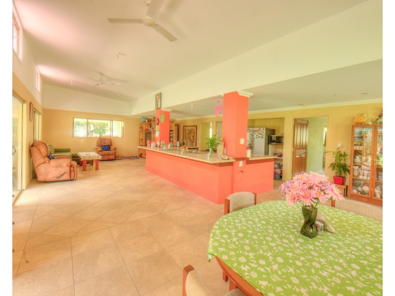 608 Cross Road, Euleilah QLD 4674