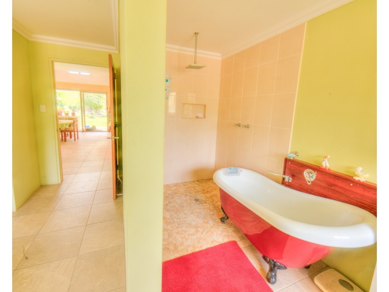 608 Cross Road, Euleilah QLD 4674