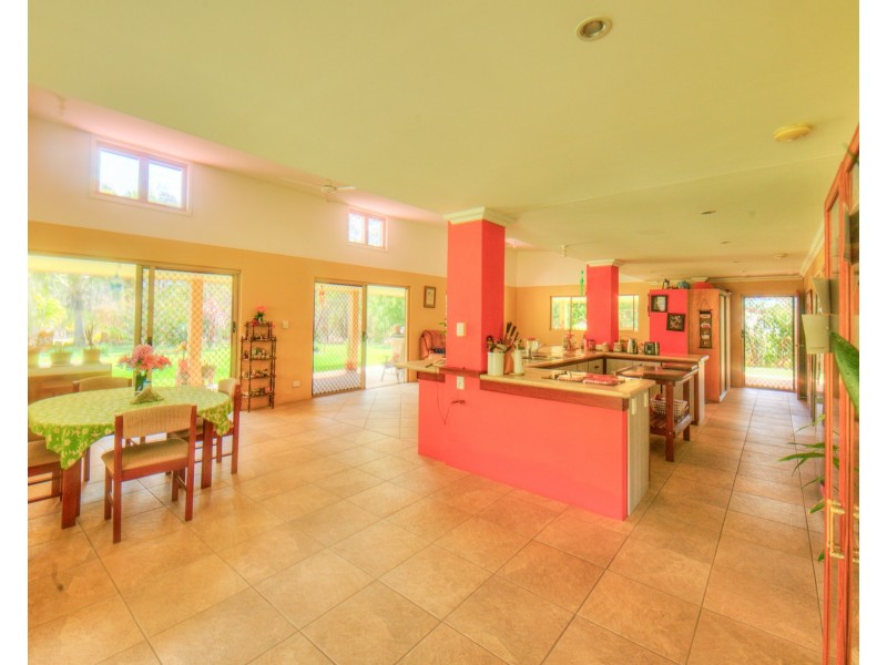 608 Cross Road, Euleilah QLD 4674