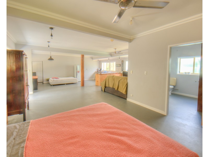 608 Cross Road, Euleilah QLD 4674