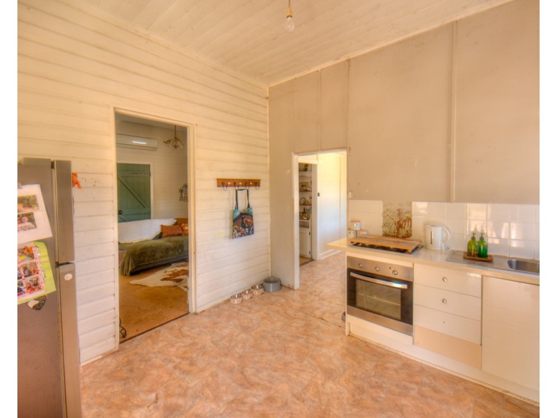 1216 Tableland Road, Mount Maria QLD 4674