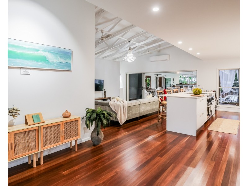 4 Murray Hilton Close, Agnes Water QLD 4677