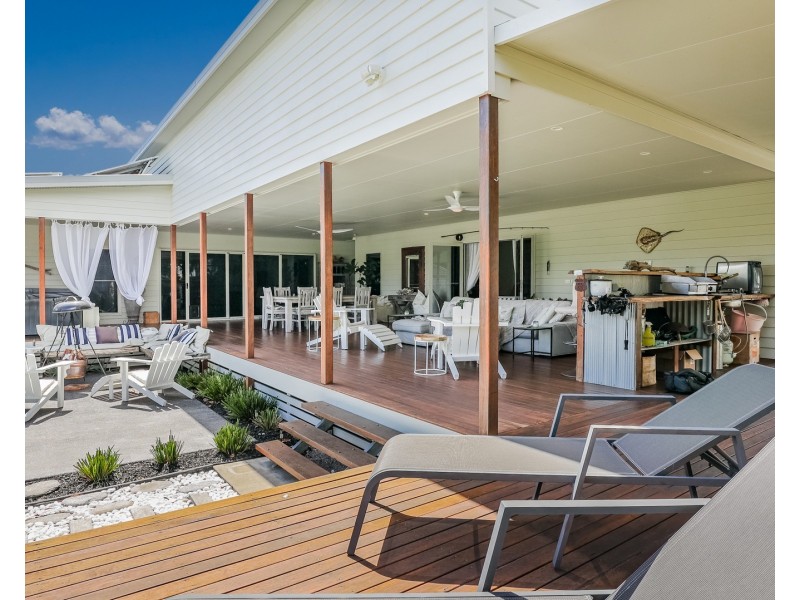 4 Murray Hilton Close, Agnes Water QLD 4677