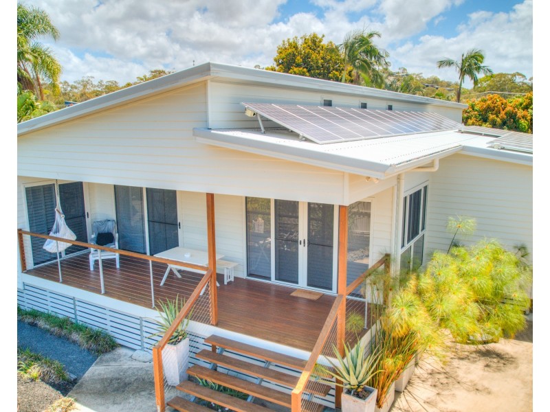 4 Murray Hilton Close, Agnes Water QLD 4677
