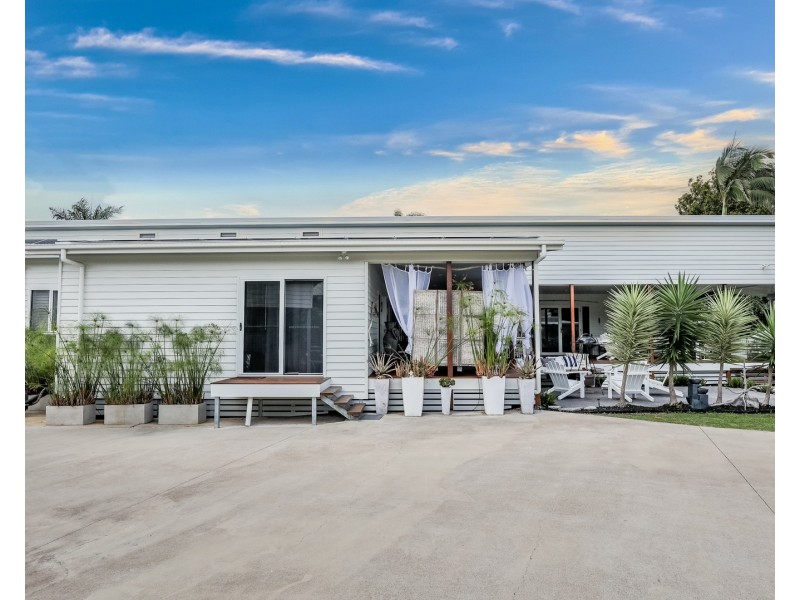 4 Murray Hilton Close, Agnes Water QLD 4677