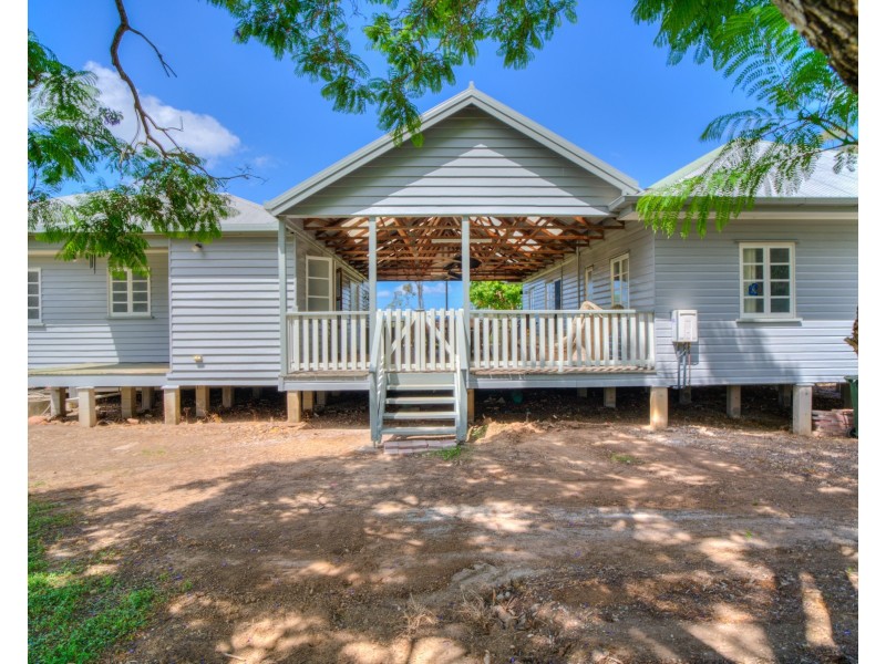 2300 Fingerboard Road, Mount Tom QLD 4677