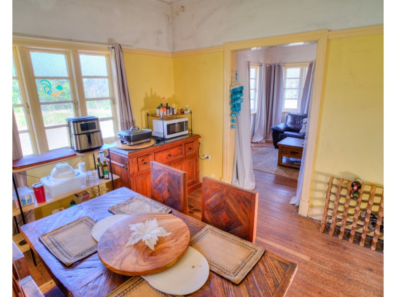 2300 Fingerboard Road, Mount Tom QLD 4677