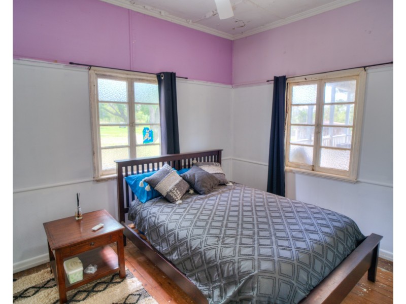 2300 Fingerboard Road, Mount Tom QLD 4677