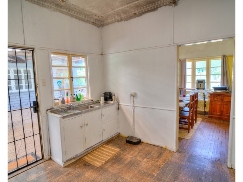 2300 Fingerboard Road, Mount Tom QLD 4677