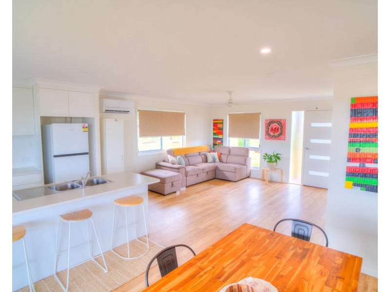 18 Occhilupo Circuit, Agnes Water QLD 4677
