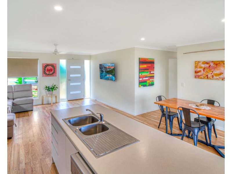 18 Occhilupo Circuit, Agnes Water QLD 4677