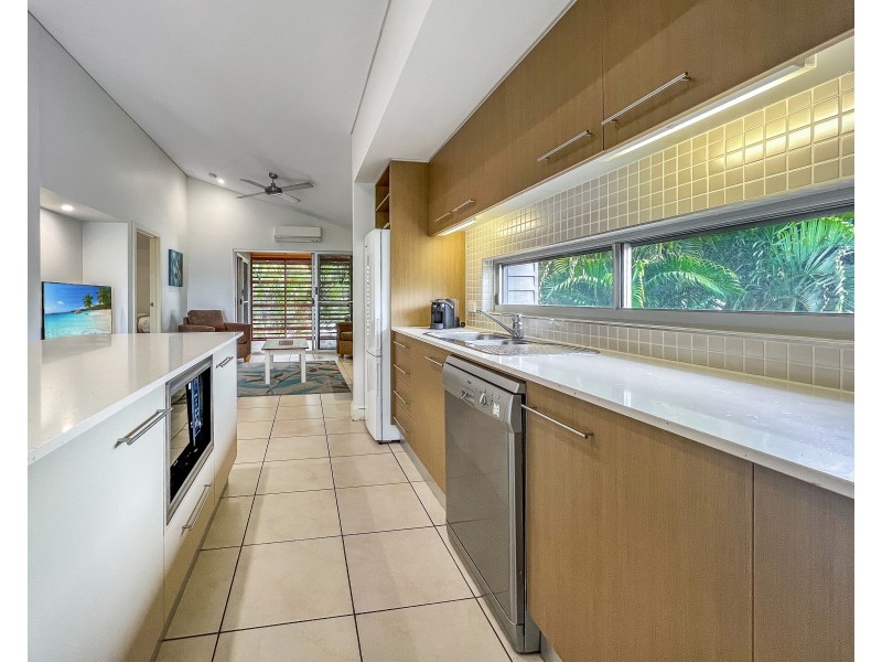 21/10 Ocean Beach Drive, Agnes Water QLD 4677