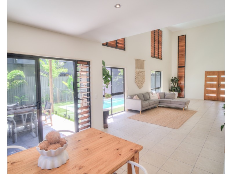 1/15 Dolphin Court, Agnes Water QLD 4677