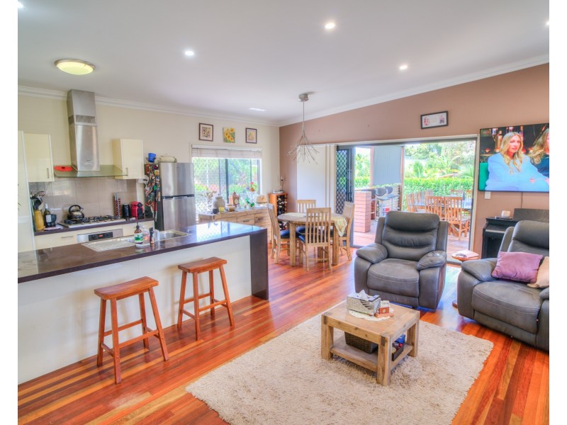 37 Atlantis Boulevard, Agnes Water QLD 4677