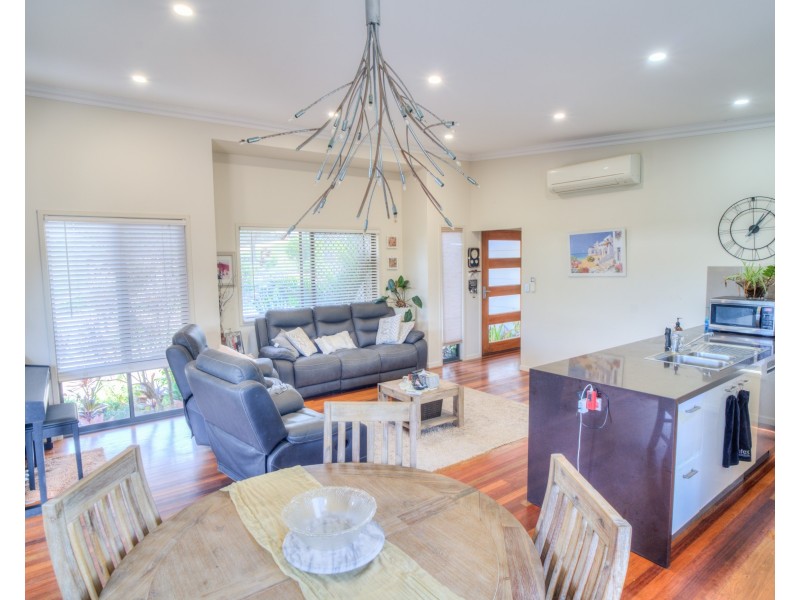 37 Atlantis Boulevard, Agnes Water QLD 4677
