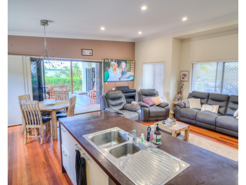 37 Atlantis Boulevard, Agnes Water QLD 4677
