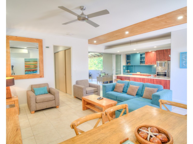 5/10 Ocean Beach Drive, Agnes Water QLD 4677