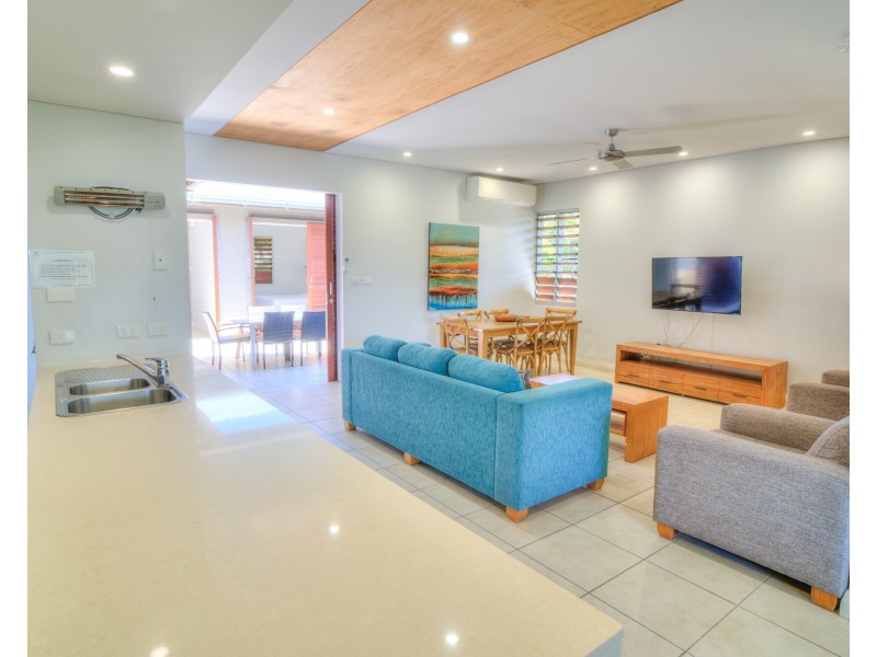 5/10 Ocean Beach Drive, Agnes Water QLD 4677