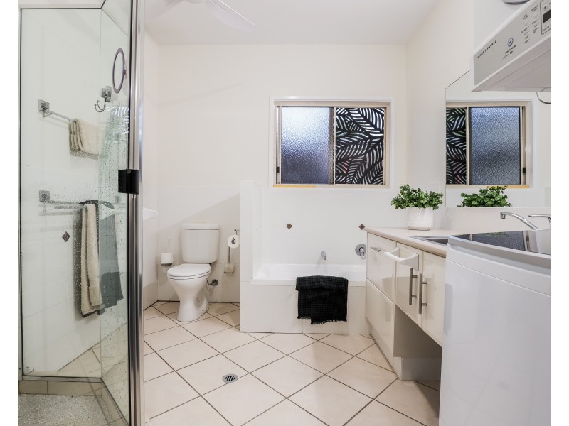 1/7 Webster Court, Agnes Water QLD 4677