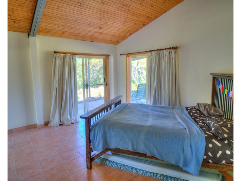 951 Murphy Road, Captain Creek QLD 4677