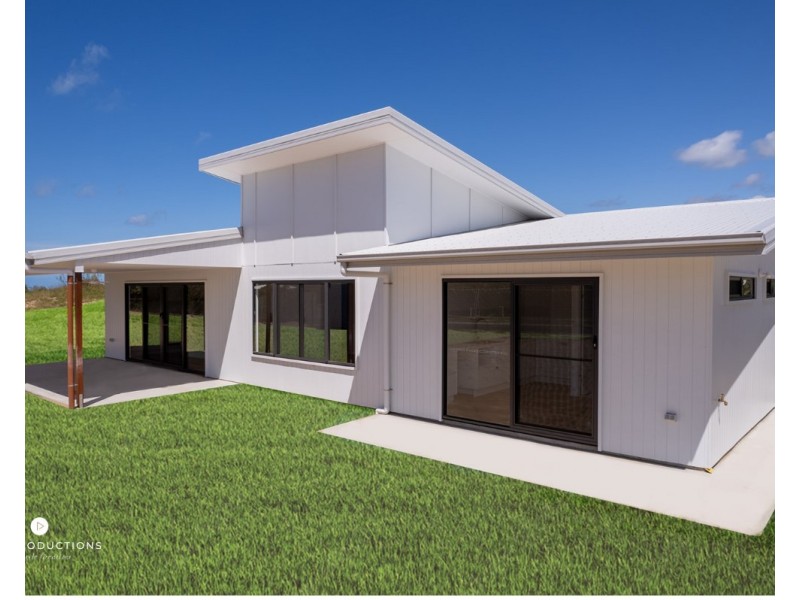 4/6 Beaches Village Circuit, Agnes Water QLD 4677