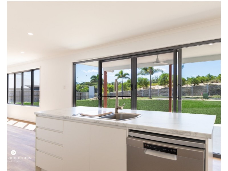 4/6 Beaches Village Circuit, Agnes Water QLD 4677