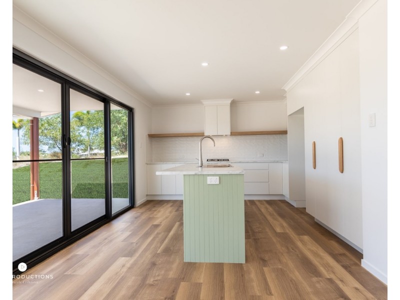 4/6 Beaches Village Circuit, Agnes Water QLD 4677