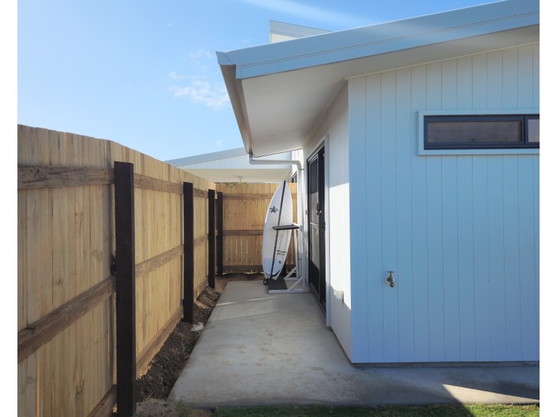 4/6 Beaches Village Circuit, Agnes Water QLD 4677