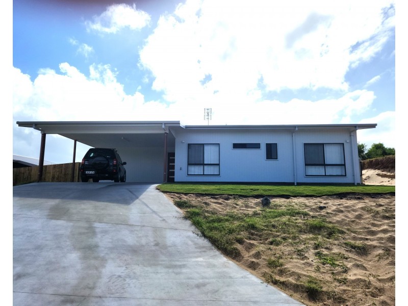 4/6 Beaches Village Circuit, Agnes Water QLD 4677