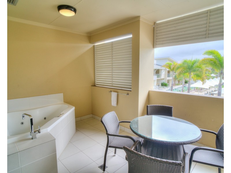 117/1 Beaches Village Circuit, Agnes Water QLD 4677