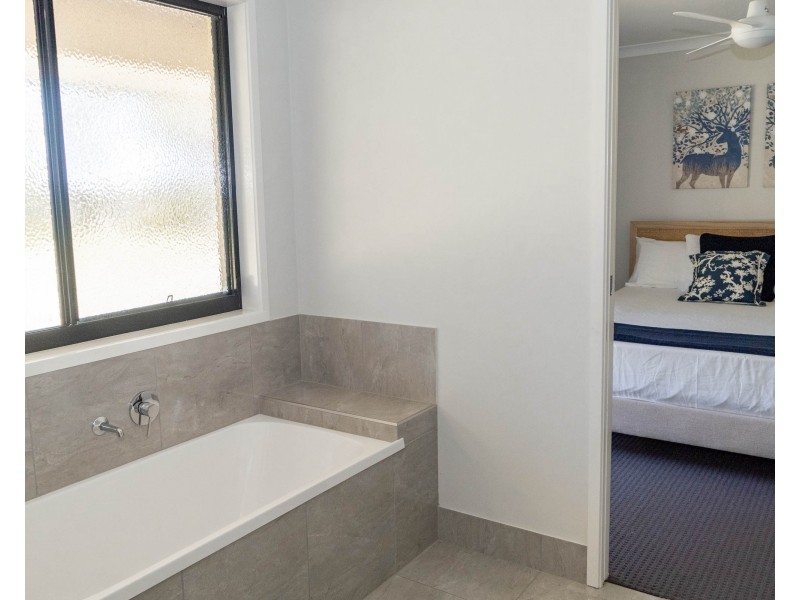 1980 Round Hill Road, Round Hill QLD 4677