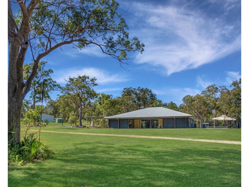 1980 Round Hill Road, Round Hill QLD 4677