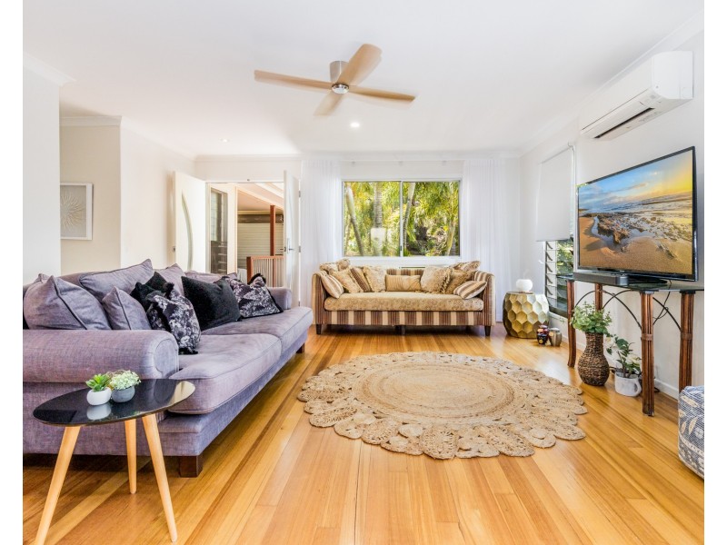 33 Palm Court, Agnes Water QLD 4677