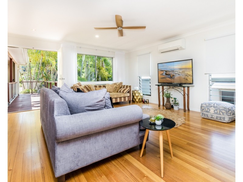 33 Palm Court, Agnes Water QLD 4677