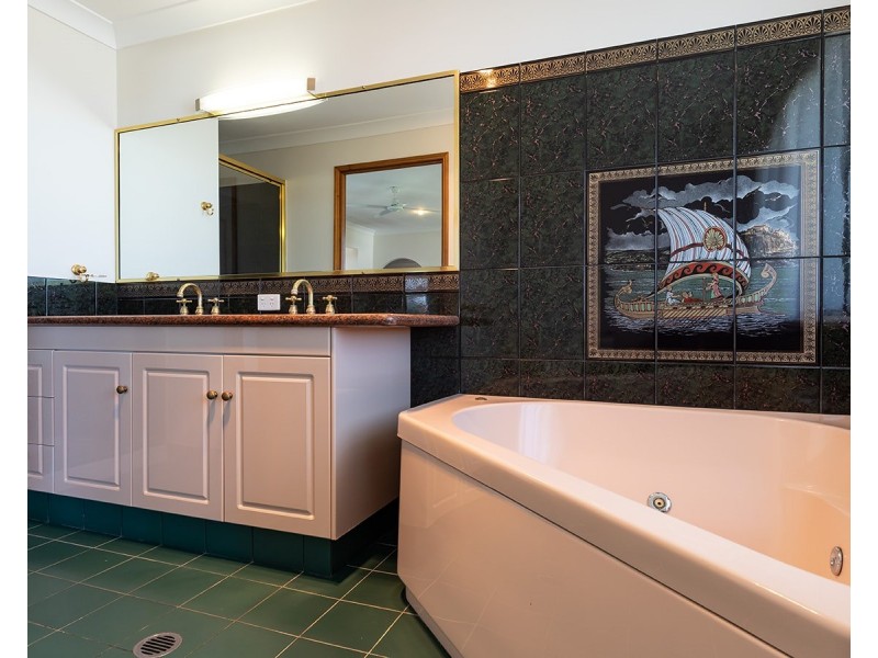 15 Evans Court, Agnes Water QLD 4677